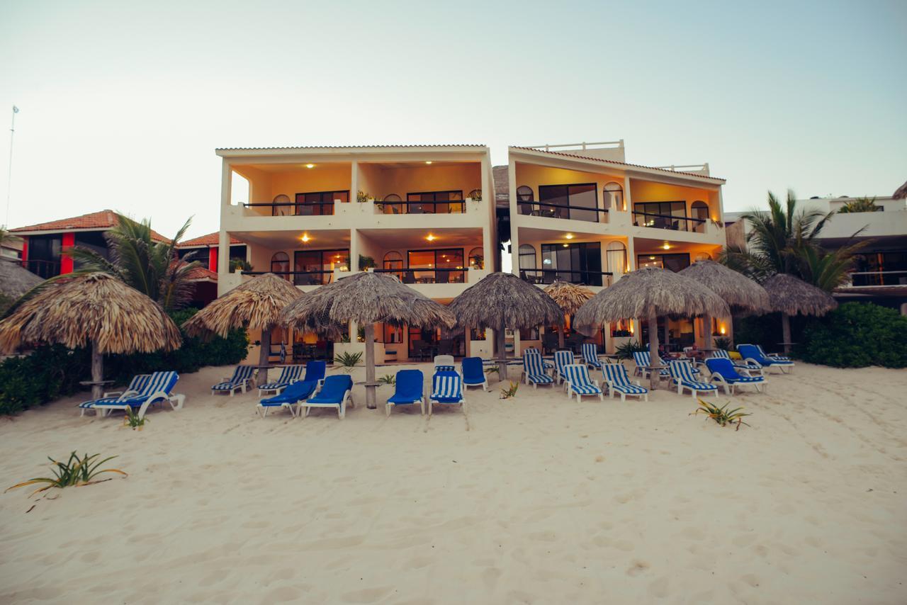 Aquatech Derosa Apartahotel Akumal